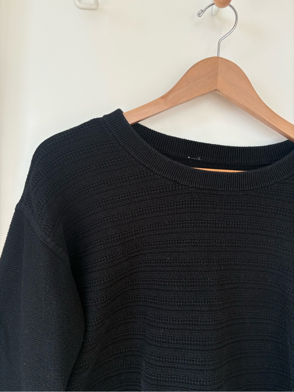 Lululemon Cropped Black Knit Sweater Size 4 - Picture 3 of 4